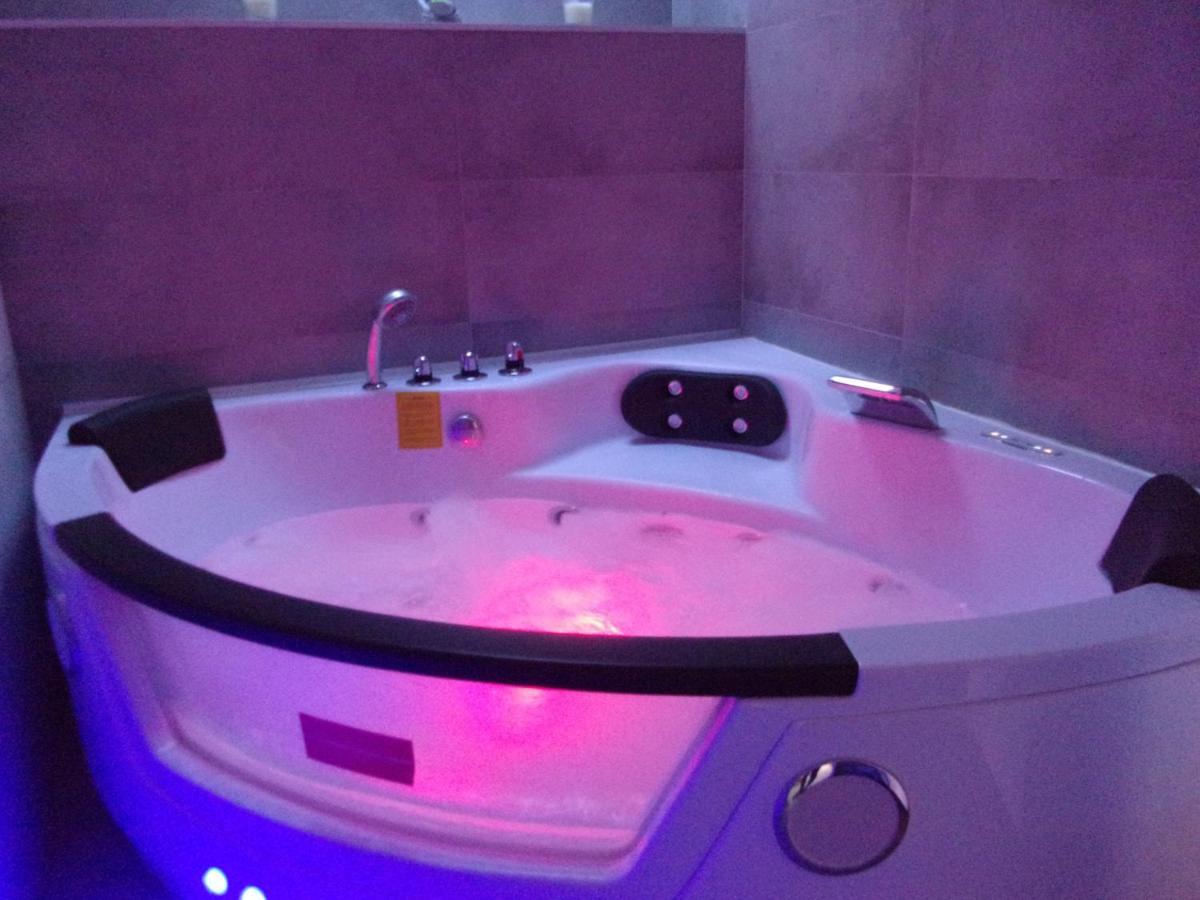 Le Bourget - Suite Romantique นาร์บอนน์ ภายนอก รูปภาพ